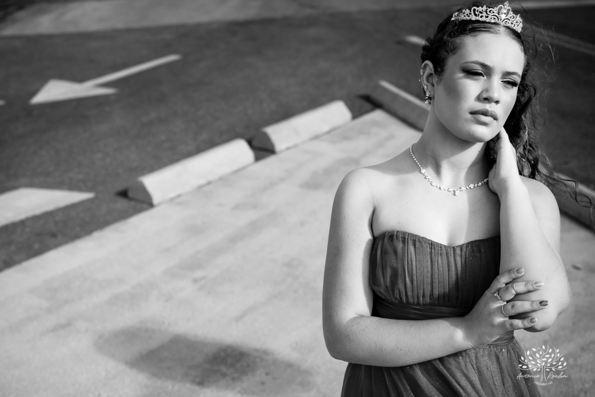 ensaio de 15 anos - fotografia de debutantes - retratos femininos - momentos únicos - Parque Una - fotografia ao ar livre - fotógrafo Antonio Rocha - confiança e carinho - fotografia profissional - celebração dos 15 anos - Pelotas
