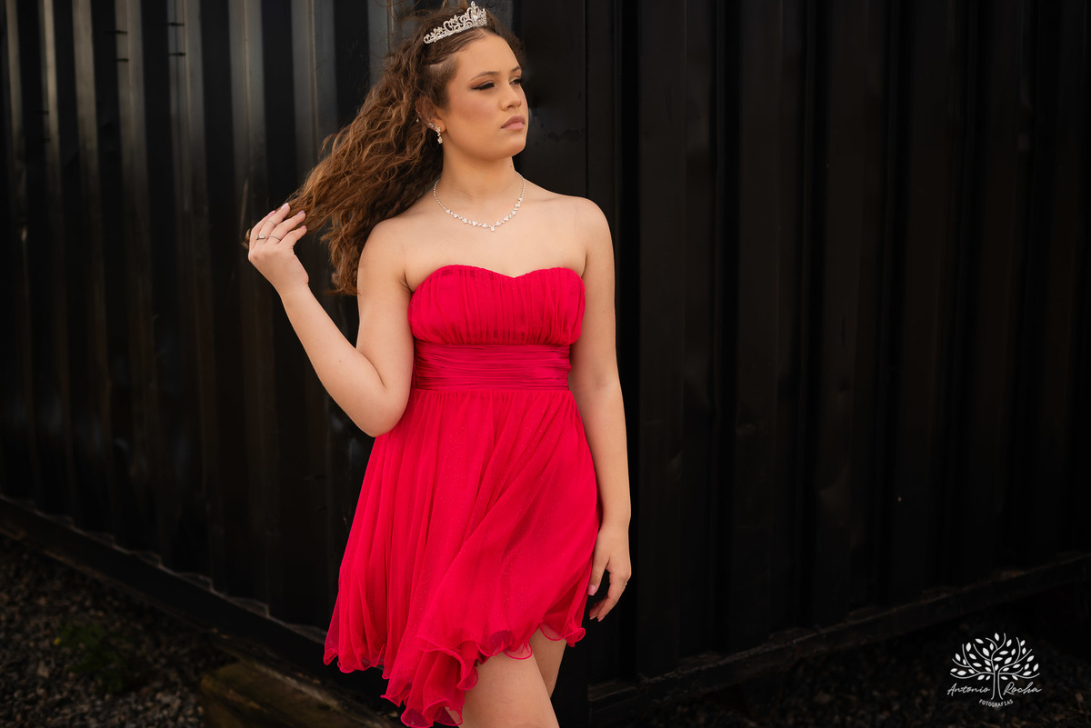 ensaio de 15 anos - fotografia de debutantes - retratos femininos - momentos únicos - Parque Una - fotografia ao ar livre - fotógrafo Antonio Rocha - confiança e carinho - fotografia profissional - celebração dos 15 anos - Pelotas