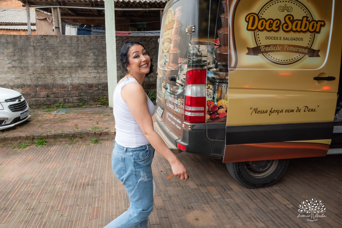 15 anos - aniversário de 15 anos - debutante - making-of - fotografia de 15 anos - emoção e alegria - Grêmio na festa - cascata de chocolate - brinde - homenagem - fotografia profissional - Antonio Rocha Fotografias - Pelotas - Cerro Grande do Sul