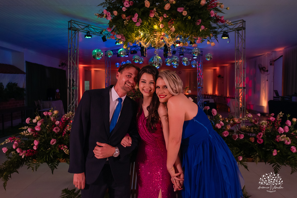 15 anos - aniversário de 15 anos - debutante - making-of - fotografia de 15 anos - emoção e alegria - Grêmio na festa - cascata de chocolate - brinde - homenagem - fotografia profissional - Antonio Rocha Fotografias - Pelotas - Cerro Grande do Sul