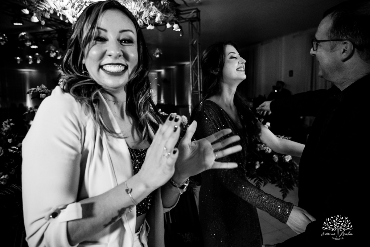 15 anos - aniversário de 15 anos - debutante - making-of - fotografia de 15 anos - emoção e alegria - Grêmio na festa - cascata de chocolate - brinde - homenagem - fotografia profissional - Antonio Rocha Fotografias - Pelotas - Cerro Grande do Sul