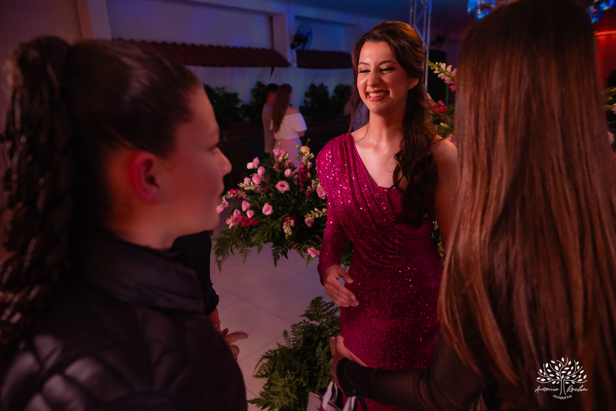 15 anos - aniversário de 15 anos - debutante - making-of - fotografia de 15 anos - emoção e alegria - Grêmio na festa - cascata de chocolate - brinde - homenagem - fotografia profissional - Antonio Rocha Fotografias - Pelotas - Cerro Grande do Sul