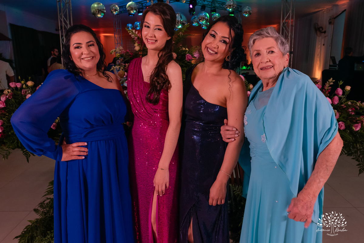 15 anos - aniversário de 15 anos - debutante - making-of - fotografia de 15 anos - emoção e alegria - Grêmio na festa - cascata de chocolate - brinde - homenagem - fotografia profissional - Antonio Rocha Fotografias - Pelotas - Cerro Grande do Sul