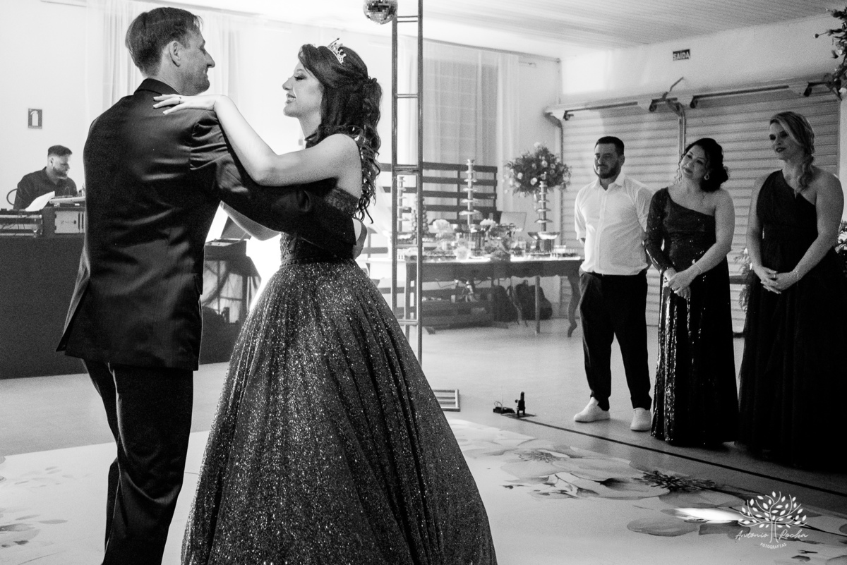 15 anos - aniversário de 15 anos - debutante - making-of - fotografia de 15 anos - emoção e alegria - Grêmio na festa - cascata de chocolate - brinde - homenagem - fotografia profissional - Antonio Rocha Fotografias - Pelotas - Cerro Grande do Sul