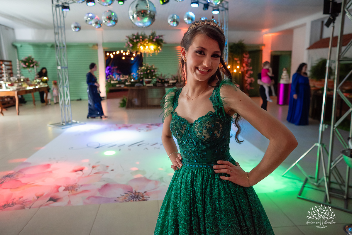 15 anos - aniversário de 15 anos - debutante - making-of - fotografia de 15 anos - emoção e alegria - Grêmio na festa - cascata de chocolate - brinde - homenagem - fotografia profissional - Antonio Rocha Fotografias - Pelotas - Cerro Grande do Sul