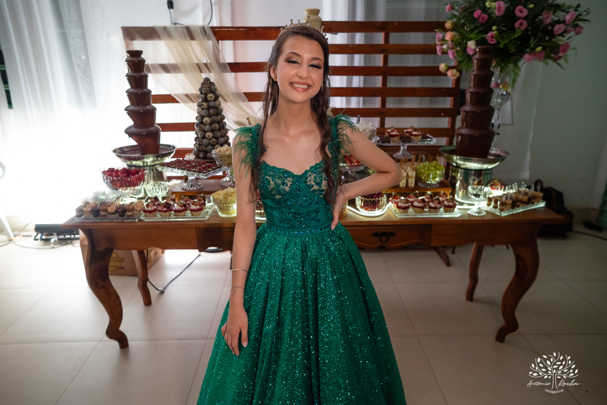 15 anos - aniversário de 15 anos - debutante - making-of - fotografia de 15 anos - emoção e alegria - Grêmio na festa - cascata de chocolate - brinde - homenagem - fotografia profissional - Antonio Rocha Fotografias - Pelotas - Cerro Grande do Sul