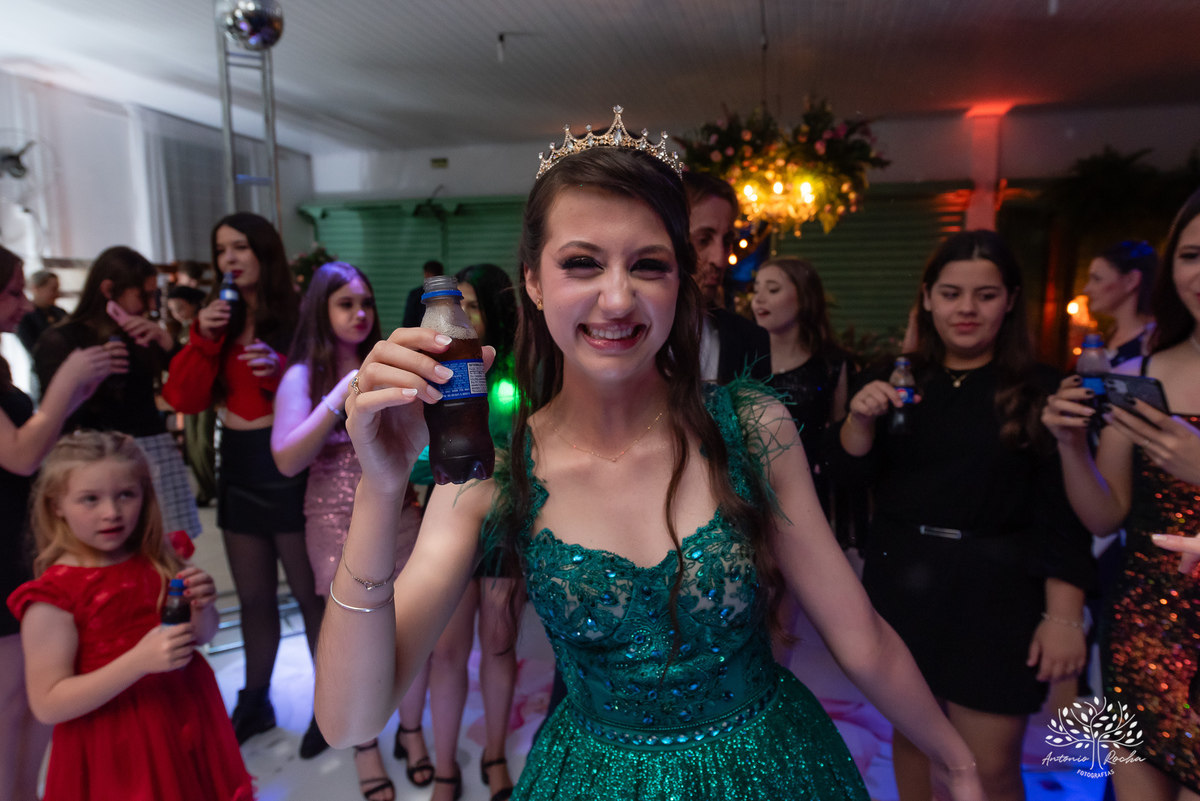 15 anos - aniversário de 15 anos - debutante - making-of - fotografia de 15 anos - emoção e alegria - Grêmio na festa - cascata de chocolate - brinde - homenagem - fotografia profissional - Antonio Rocha Fotografias - Pelotas - Cerro Grande do Sul