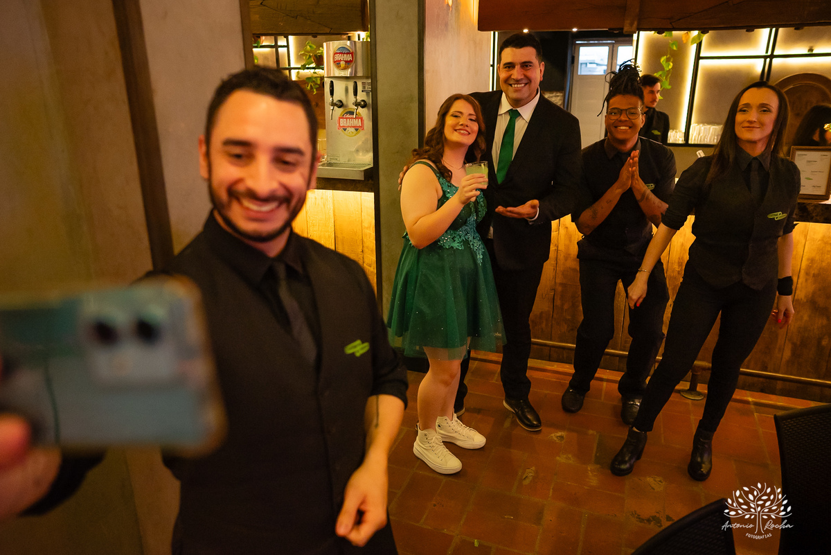 festa de 15 anos - Ana Carolina - fotografia de 15 anos - personalidade contagiante - DJ na festa - CETAM - hapkido - amigos e família - fotografia profissional - confiança e carinho - Antonio Rocha Fotografias - Pelotas - Engenho Eventos