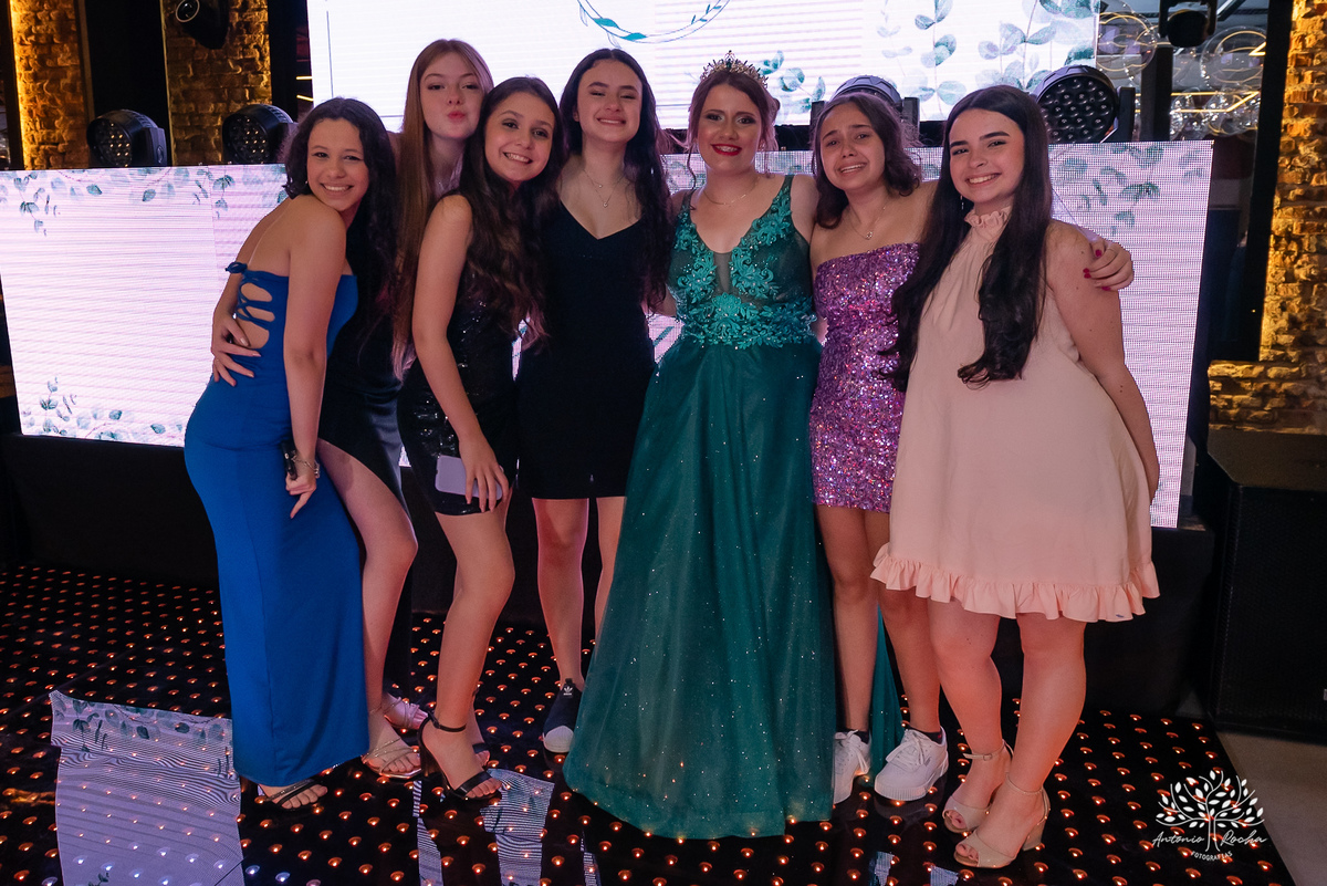 festa de 15 anos - Ana Carolina - fotografia de 15 anos - personalidade contagiante - DJ na festa - CETAM - hapkido - amigos e família - fotografia profissional - confiança e carinho - Antonio Rocha Fotografias - Pelotas - Engenho Eventos
