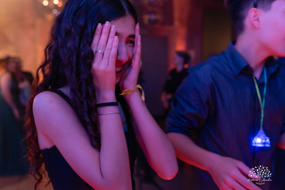 festa de 15 anos - Ana Carolina - fotografia de 15 anos - personalidade contagiante - DJ na festa - CETAM - hapkido - amigos e família - fotografia profissional - confiança e carinho - Antonio Rocha Fotografias - Pelotas - Engenho Eventos