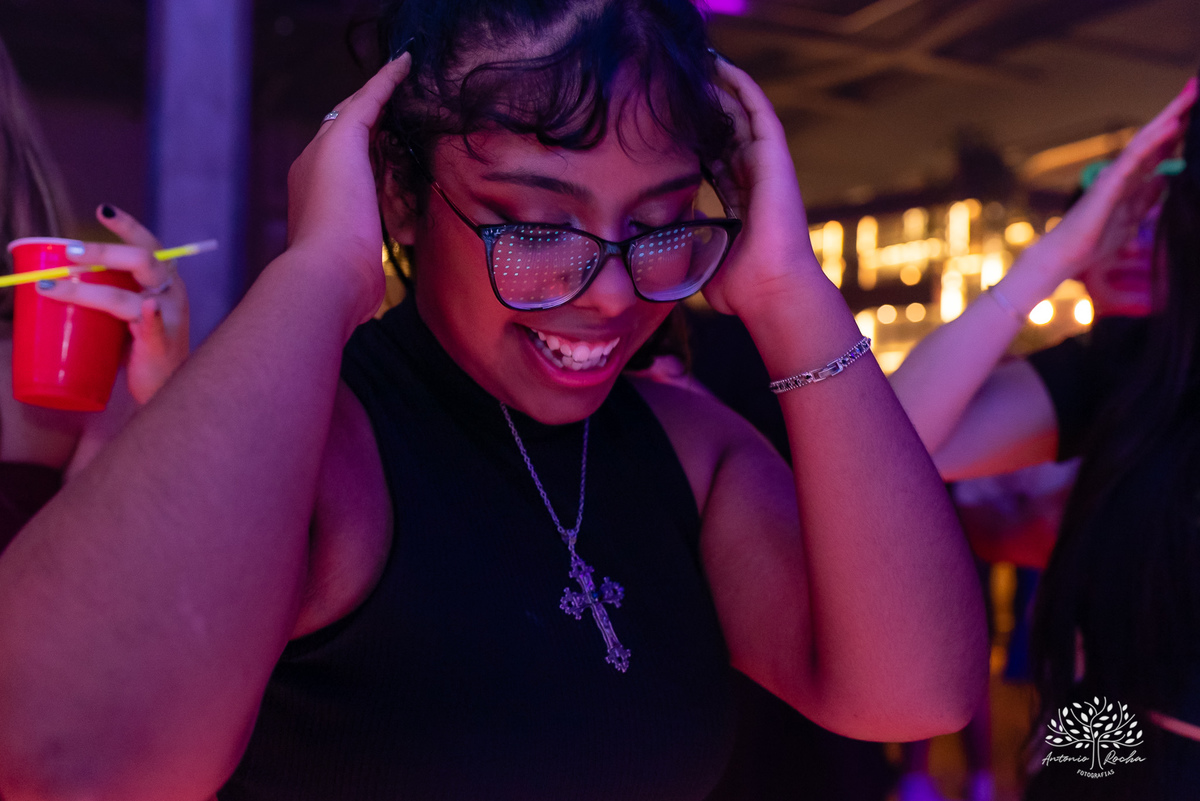 festa de 15 anos - Ana Carolina - fotografia de 15 anos - personalidade contagiante - DJ na festa - CETAM - hapkido - amigos e família - fotografia profissional - confiança e carinho - Antonio Rocha Fotografias - Pelotas - Engenho Eventos