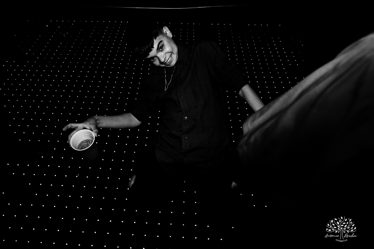 festa de 15 anos - Ana Carolina - fotografia de 15 anos - personalidade contagiante - DJ na festa - CETAM - hapkido - amigos e família - fotografia profissional - confiança e carinho - Antonio Rocha Fotografias - Pelotas - Engenho Eventos