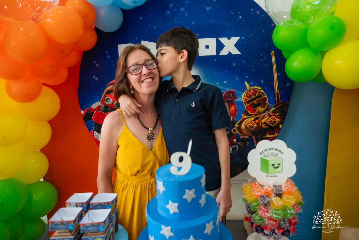 aniversário infantil - fotografia de aniversário - Guilherme 9 anos - festa temática Roblox - fotografia profissional - fotógrafo de crianças - Antonio Rocha Fotografias - fotos emocionantes – parabéns animado – Loly Pop - Pelotas