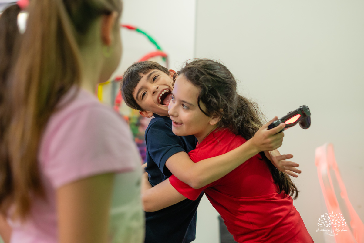 aniversário infantil - fotografia de aniversário - Guilherme 9 anos - festa temática Roblox - fotografia profissional - fotógrafo de crianças - Antonio Rocha Fotografias - fotos emocionantes – parabéns animado – Loly Pop - Pelotas