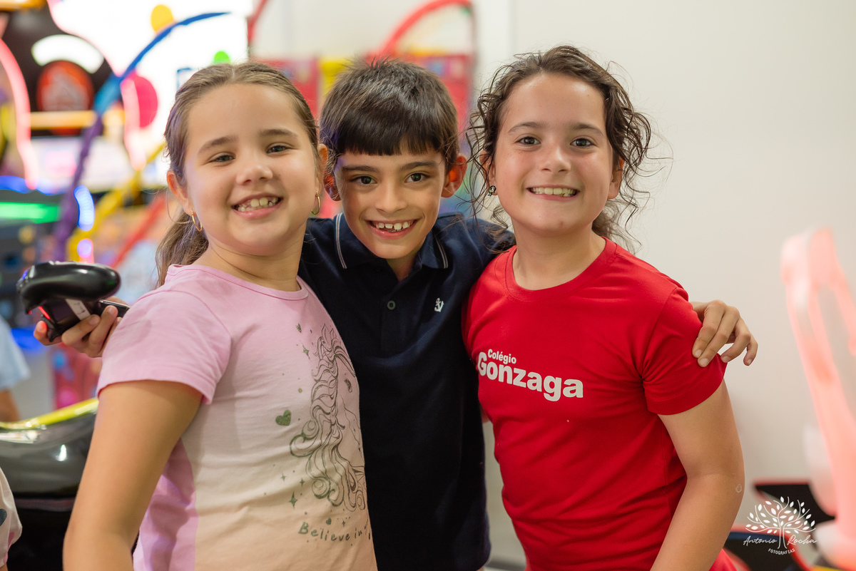 aniversário infantil - fotografia de aniversário - Guilherme 9 anos - festa temática Roblox - fotografia profissional - fotógrafo de crianças - Antonio Rocha Fotografias - fotos emocionantes – parabéns animado – Loly Pop - Pelotas