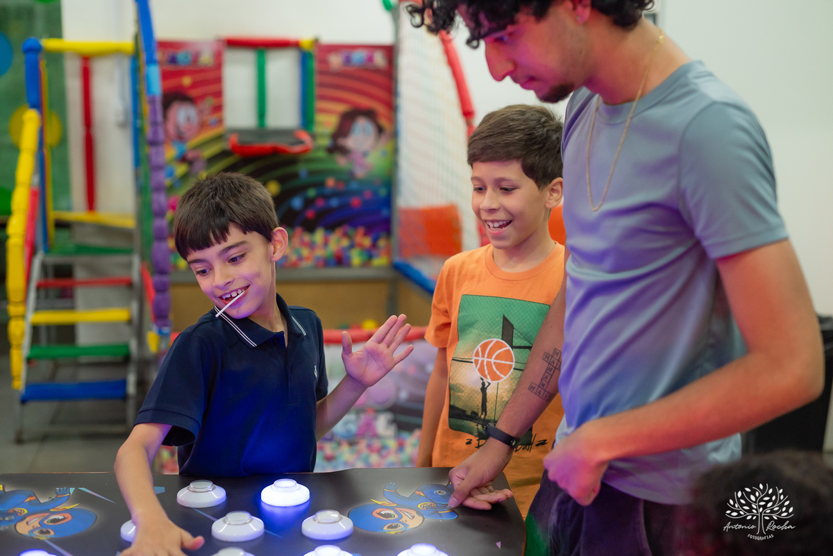 aniversário infantil - fotografia de aniversário - Guilherme 9 anos - festa temática Roblox - fotografia profissional - fotógrafo de crianças - Antonio Rocha Fotografias - fotos emocionantes – parabéns animado – Loly Pop - Pelotas