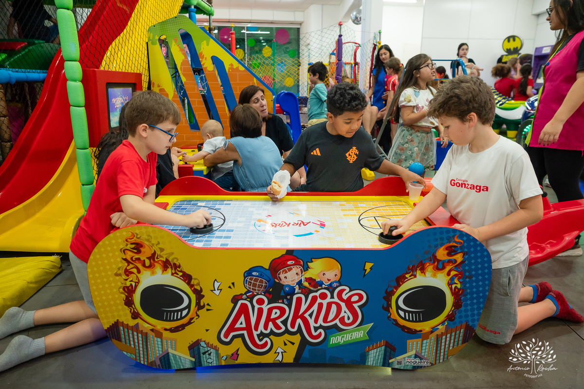 aniversário infantil - fotografia de aniversário - Guilherme 9 anos - festa temática Roblox - fotografia profissional - fotógrafo de crianças - Antonio Rocha Fotografias - fotos emocionantes – parabéns animado – Loly Pop - Pelotas