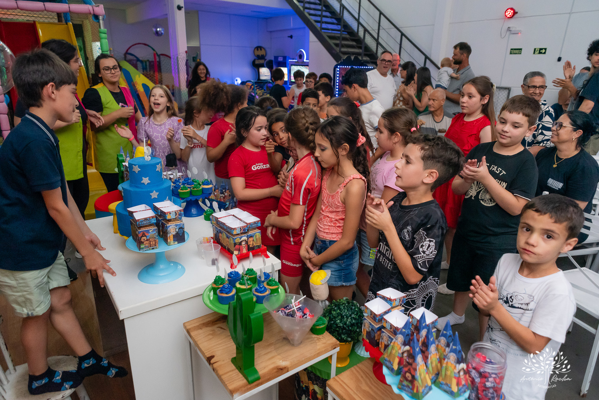 aniversário infantil - fotografia de aniversário - Guilherme 9 anos - festa temática Roblox - fotografia profissional - fotógrafo de crianças - Antonio Rocha Fotografias - fotos emocionantes – parabéns animado – Loly Pop - Pelotas