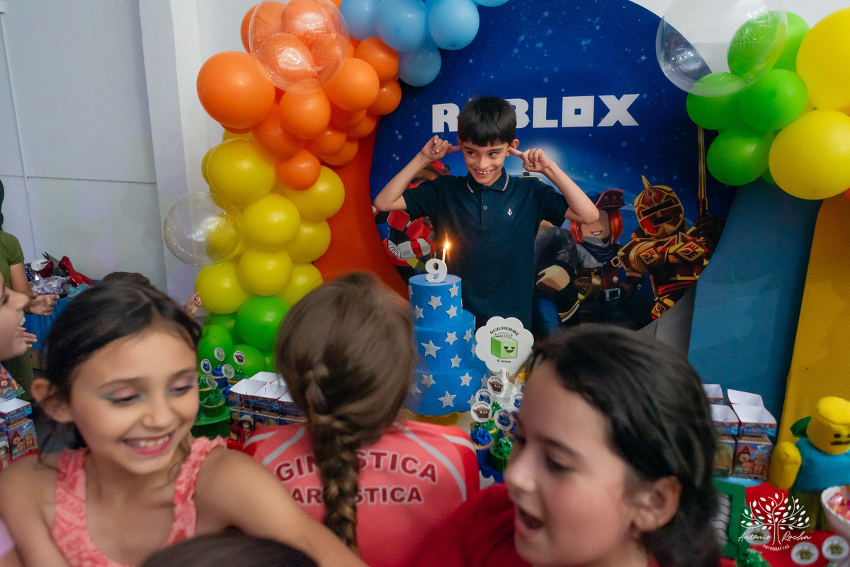aniversário infantil - fotografia de aniversário - Guilherme 9 anos - festa temática Roblox - fotografia profissional - fotógrafo de crianças - Antonio Rocha Fotografias - fotos emocionantes – parabéns animado – Loly Pop - Pelotas