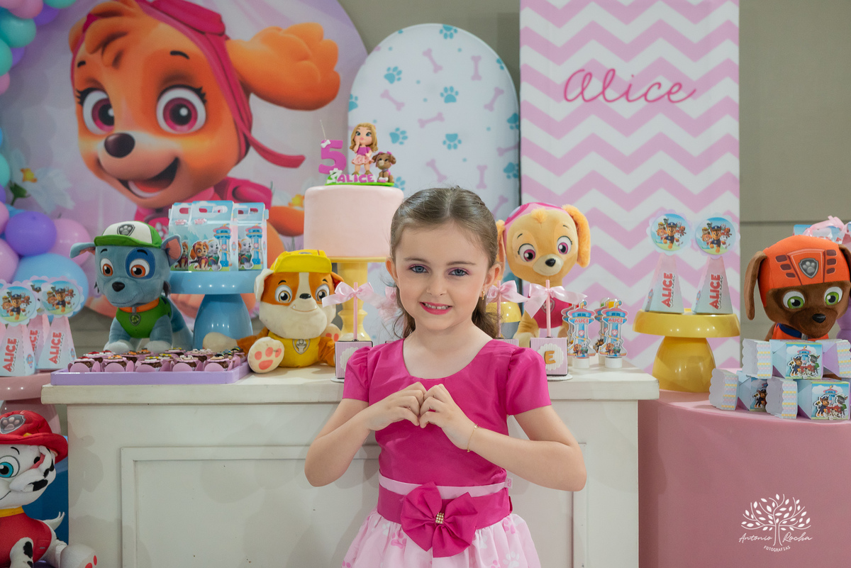 aniversário infantil - fotografia de aniversário - fotógrafo profissional - festa temática - aniversário de 5 anos - Sky Patrulha Canina - Show de Mágicas - brincadeiras na festa - fotografia de família - Antonio Rocha Fotografias – pelotas - Tio Guigui