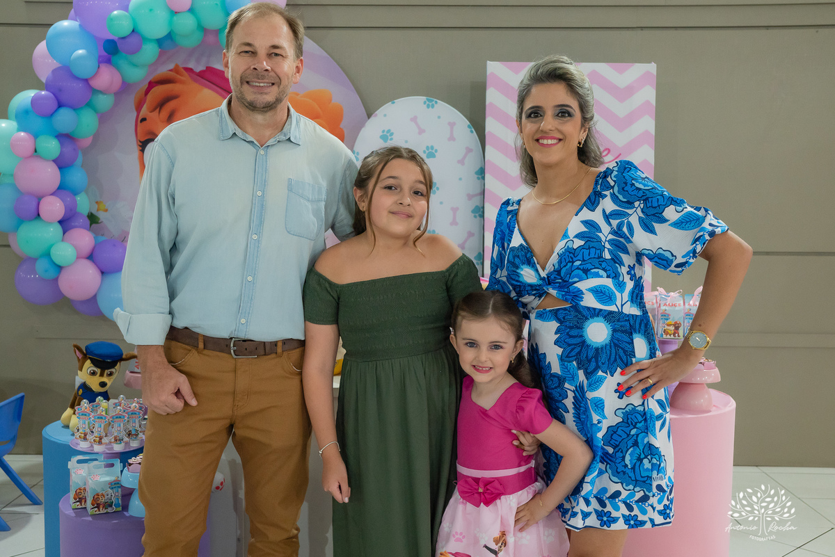 aniversário infantil - fotografia de aniversário - fotógrafo profissional - festa temática - aniversário de 5 anos - Sky Patrulha Canina - Show de Mágicas - brincadeiras na festa - fotografia de família - Antonio Rocha Fotografias – pelotas - Tio Guigui