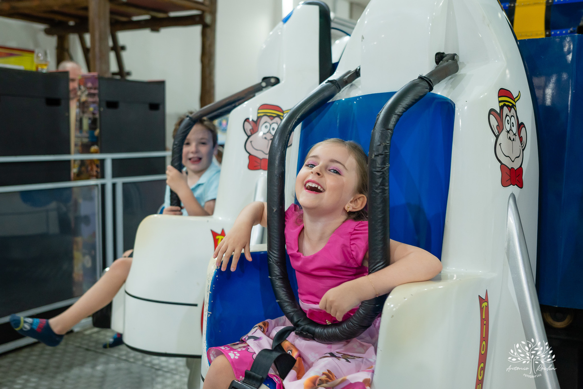 aniversário infantil - fotografia de aniversário - fotógrafo profissional - festa temática - aniversário de 5 anos - Sky Patrulha Canina - Show de Mágicas - brincadeiras na festa - fotografia de família - Antonio Rocha Fotografias – pelotas - Tio Guigui