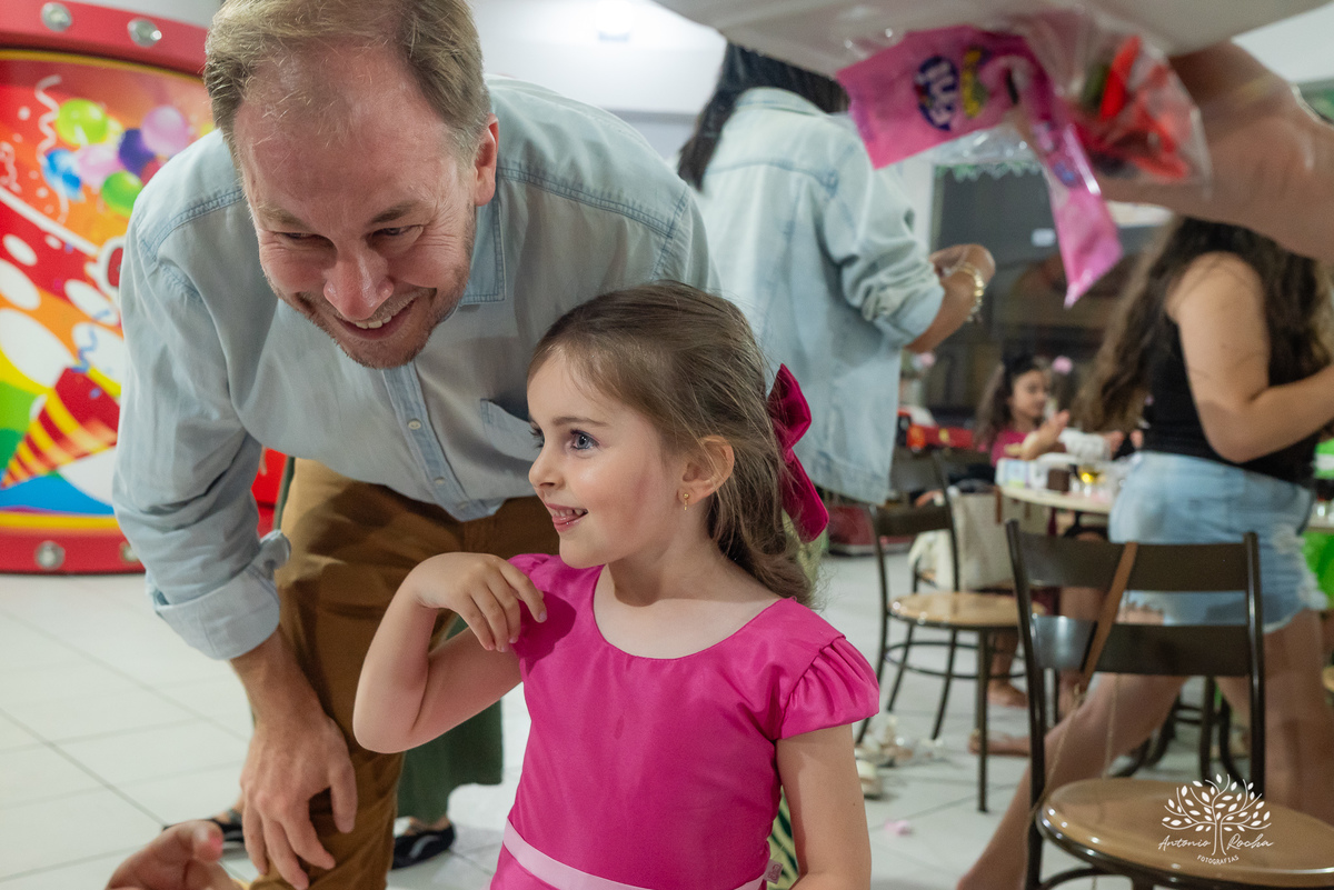 aniversário infantil - fotografia de aniversário - fotógrafo profissional - festa temática - aniversário de 5 anos - Sky Patrulha Canina - Show de Mágicas - brincadeiras na festa - fotografia de família - Antonio Rocha Fotografias – pelotas - Tio Guigui