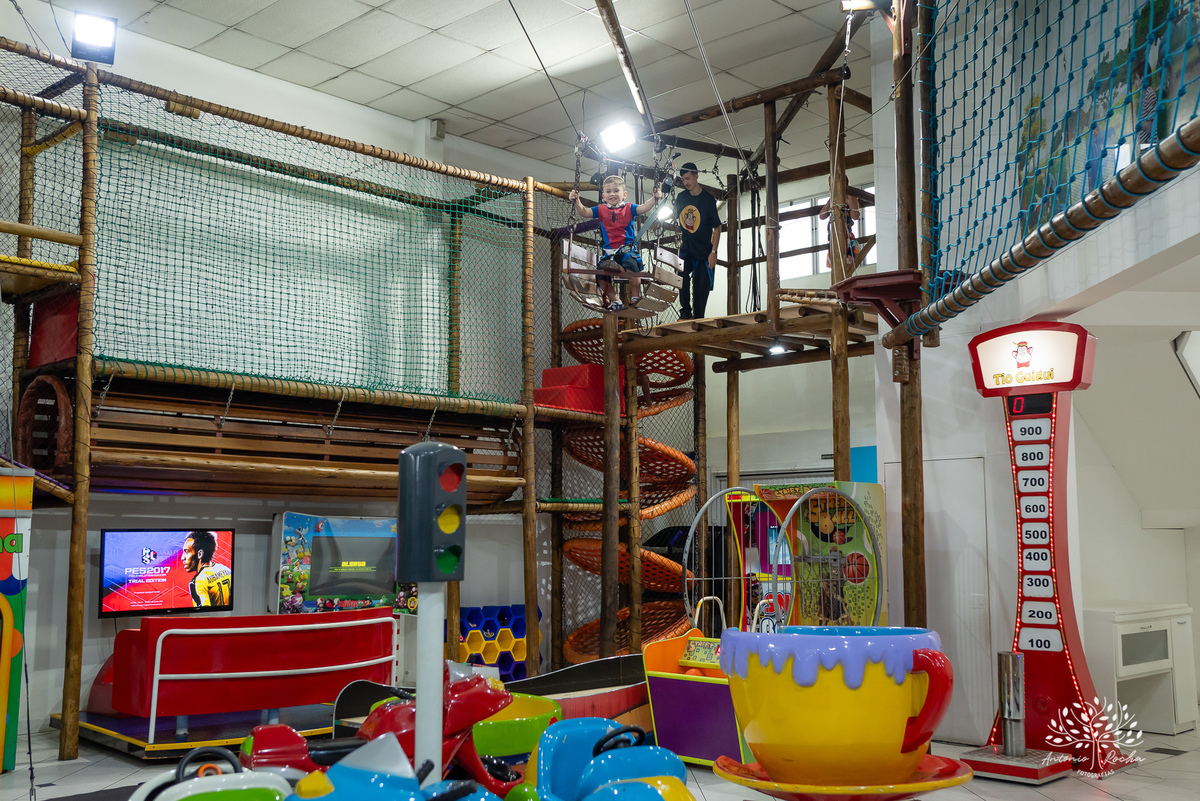 festa - 9 anos - Vini - despedida - emoção - amizade - família - mudança - cidade - comemoração - Maitê - balas Fini -fotografias - Antonio Rocha - Renata Dalbann - momentos especiais – celebração - fotografia infantil – tio Guigui - Pelotas