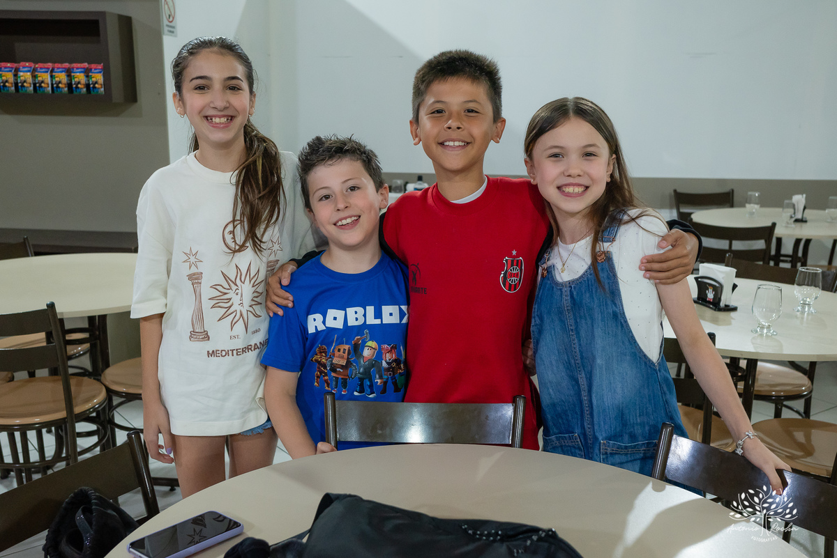 festa - 9 anos - Vini - despedida - emoção - amizade - família - mudança - cidade - comemoração - Maitê - balas Fini -fotografias - Antonio Rocha - Renata Dalbann - momentos especiais – celebração - fotografia infantil – tio Guigui - Pelotas