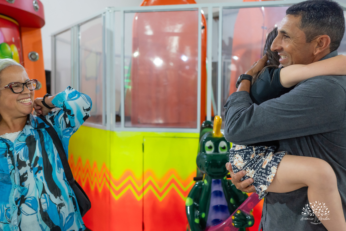 festa - 9 anos - Vini - despedida - emoção - amizade - família - mudança - cidade - comemoração - Maitê - balas Fini -fotografias - Antonio Rocha - Renata Dalbann - momentos especiais – celebração - fotografia infantil – tio Guigui - Pelotas