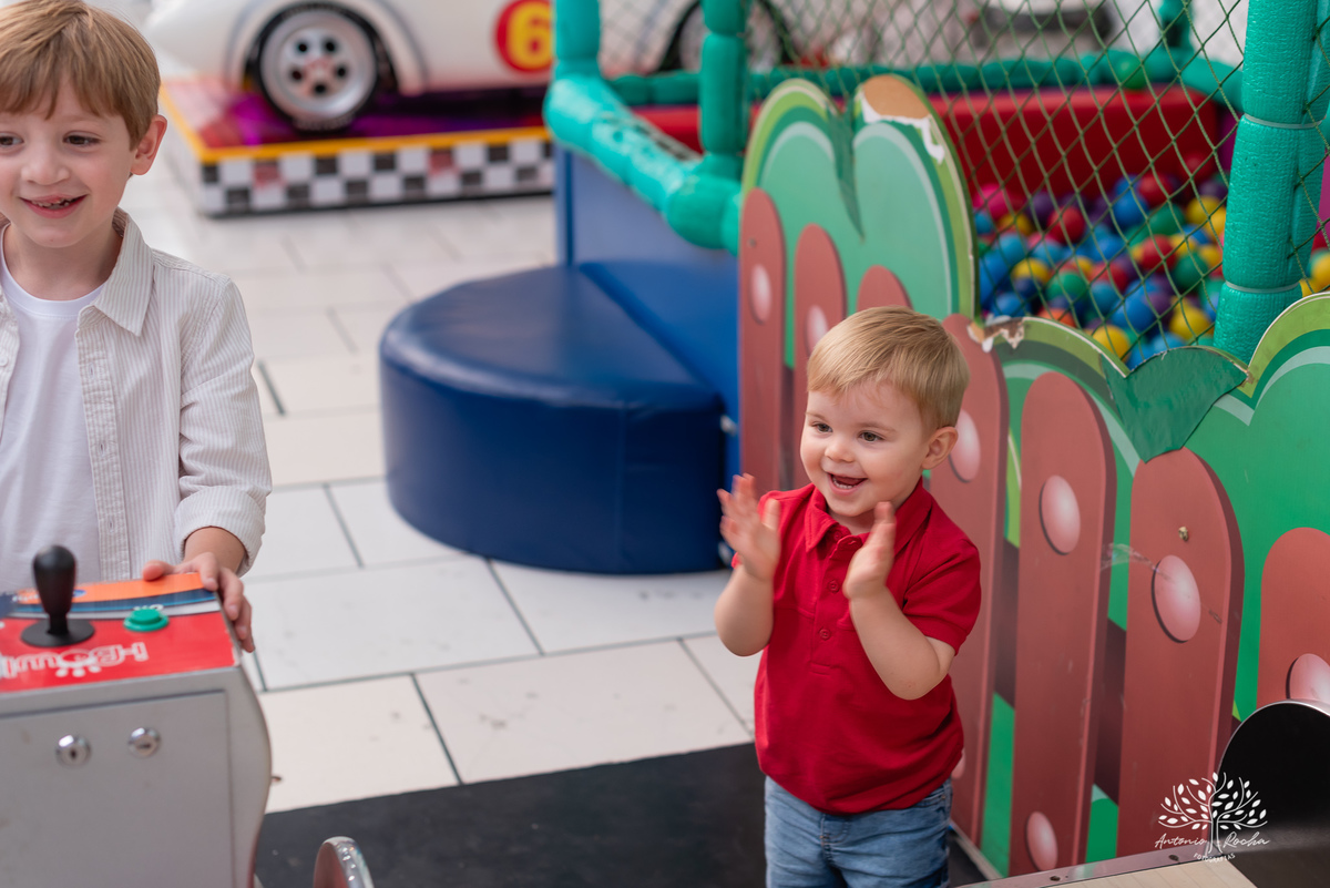 safari do Santiago - anos - fotografia infantil - fotografia profissional -fotos espontâneas - Antonio Rocha Fotografias - fotografia de aniversários – Cliff Kids – Pelotas – Festa de Criança – Festa Infantil – Soprar a velinha – Bolo de aniversário 