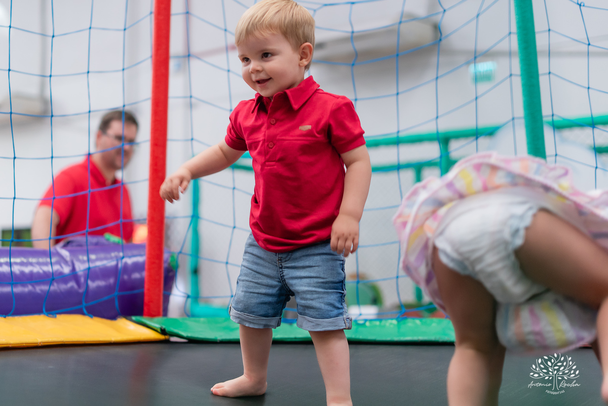 safari do Santiago - anos - fotografia infantil - fotografia profissional -fotos espontâneas - Antonio Rocha Fotografias - fotografia de aniversários – Cliff Kids – Pelotas – Festa de Criança – Festa Infantil – Soprar a velinha – Bolo de aniversário 