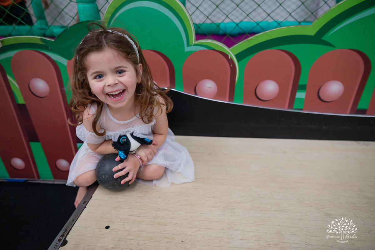 safari do Santiago - anos - fotografia infantil - fotografia profissional -fotos espontâneas - Antonio Rocha Fotografias - fotografia de aniversários – Cliff Kids – Pelotas – Festa de Criança – Festa Infantil – Soprar a velinha – Bolo de aniversário 