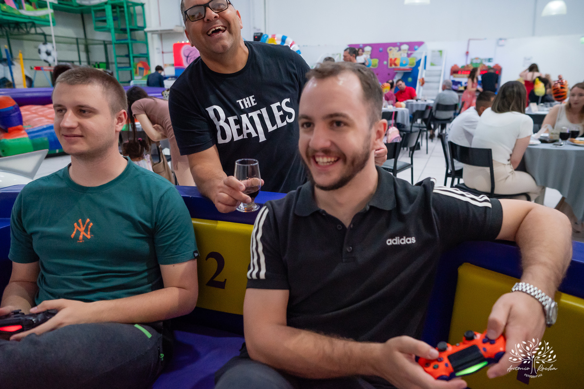 safari do Santiago - anos - fotografia infantil - fotografia profissional -fotos espontâneas - Antonio Rocha Fotografias - fotografia de aniversários – Cliff Kids – Pelotas – Festa de Criança – Festa Infantil – Soprar a velinha – Bolo de aniversário 