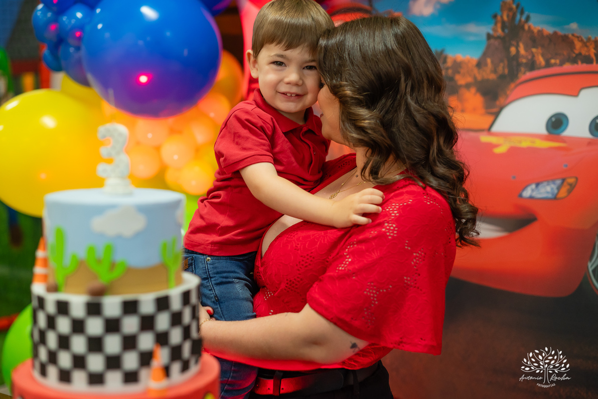 Aniversário infantil - Fotografia de aniversários - Aniversário de 3 anos - Registro de momentos especiais - Decoração de carros - Festa infantil - Tio Tatá animação - Antonio Rocha Fotografias - Fotógrafo para eventos - Fotógrafo de crianças - Pelotas 