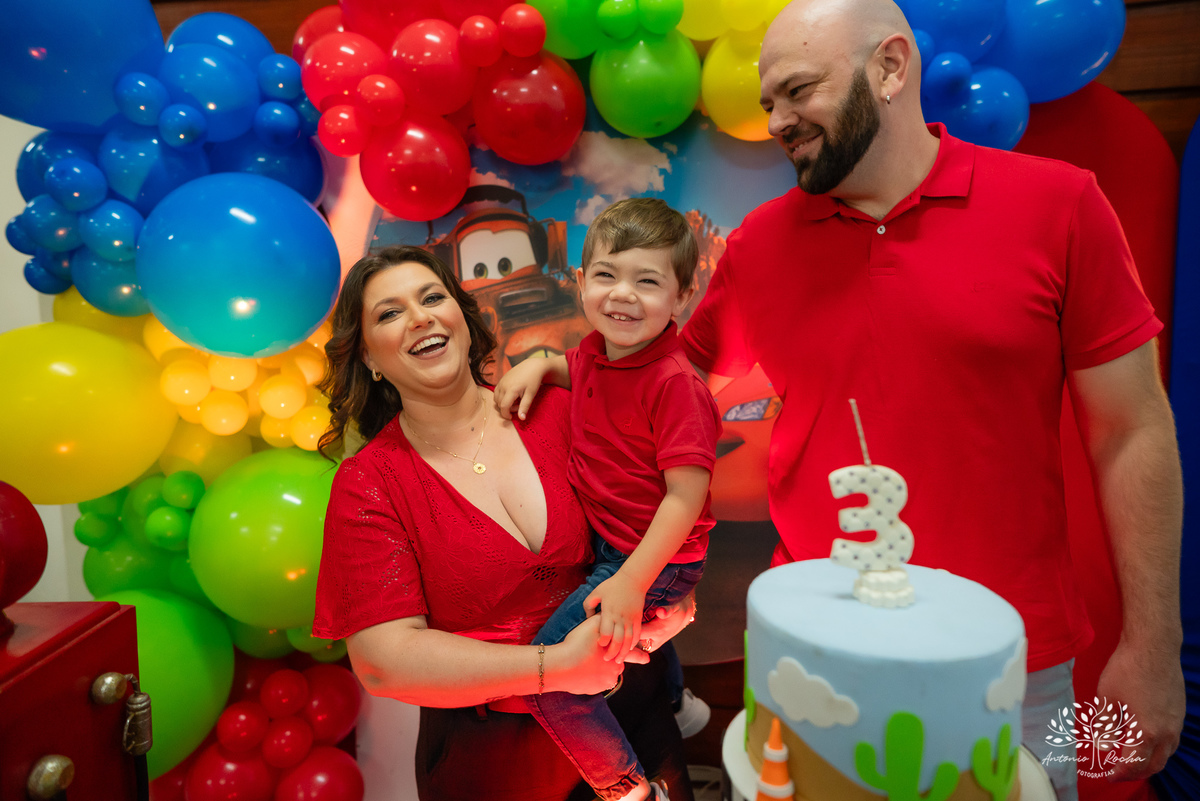 Aniversário infantil - Fotografia de aniversários - Aniversário de 3 anos - Registro de momentos especiais - Decoração de carros - Festa infantil - Tio Tatá animação - Antonio Rocha Fotografias - Fotógrafo para eventos - Fotógrafo de crianças - Pelotas 