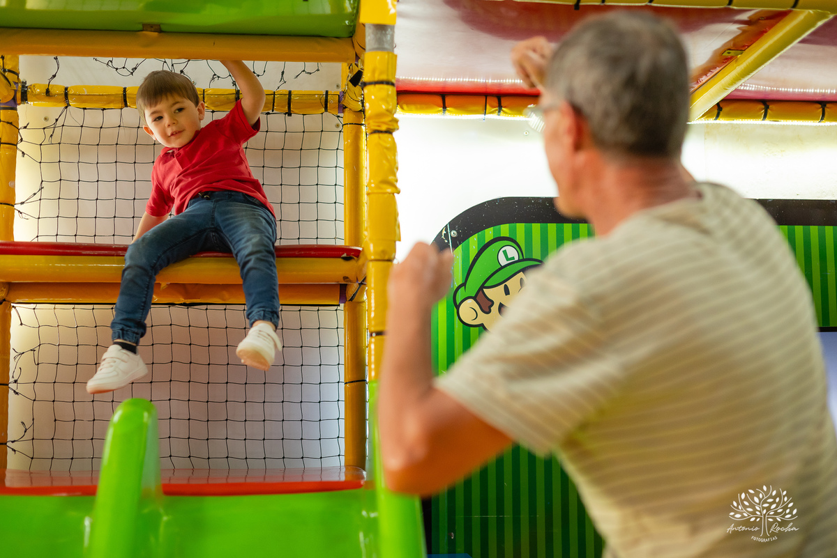 Aniversário infantil - Fotografia de aniversários - Aniversário de 3 anos - Registro de momentos especiais - Decoração de carros - Festa infantil - Tio Tatá animação - Antonio Rocha Fotografias - Fotógrafo para eventos - Fotógrafo de crianças - Pelotas 