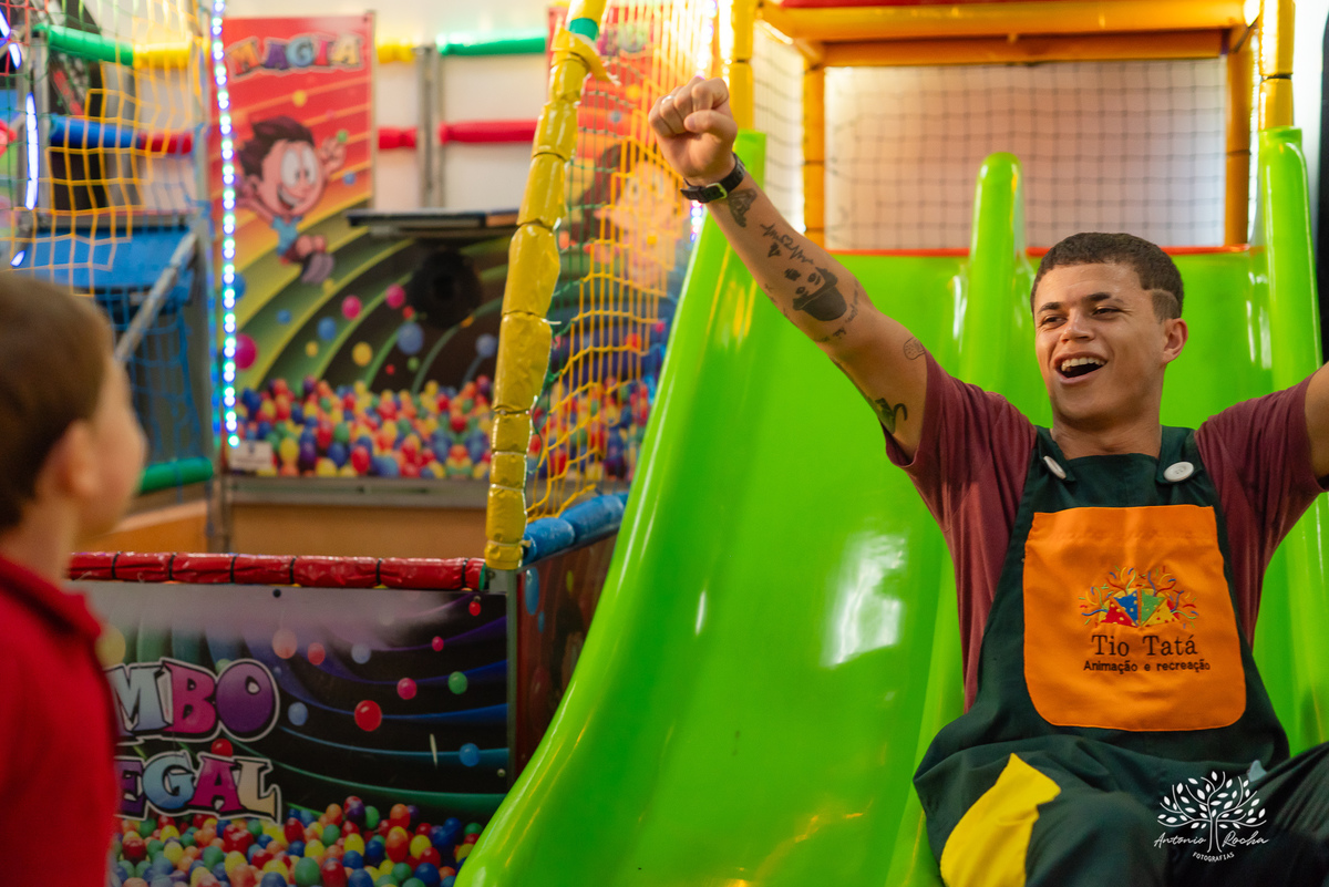 Aniversário infantil - Fotografia de aniversários - Aniversário de 3 anos - Registro de momentos especiais - Decoração de carros - Festa infantil - Tio Tatá animação - Antonio Rocha Fotografias - Fotógrafo para eventos - Fotógrafo de crianças - Pelotas 