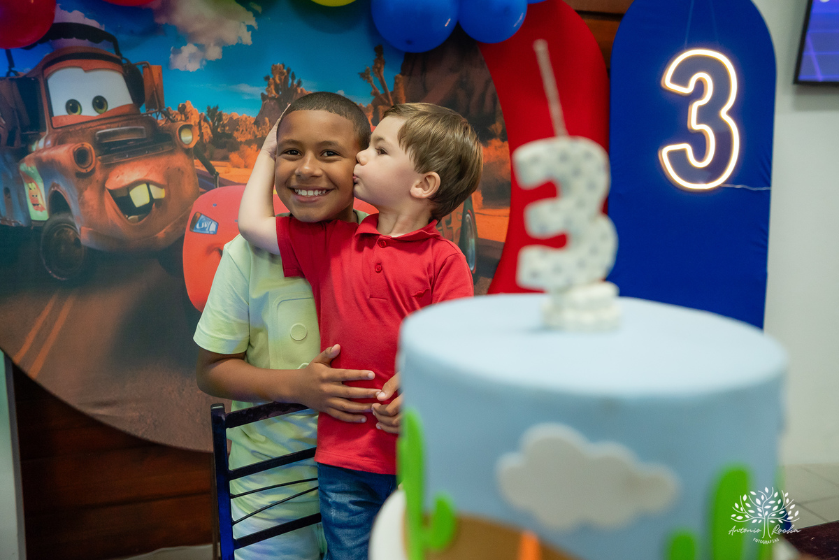 Aniversário infantil - Fotografia de aniversários - Aniversário de 3 anos - Registro de momentos especiais - Decoração de carros - Festa infantil - Tio Tatá animação - Antonio Rocha Fotografias - Fotógrafo para eventos - Fotógrafo de crianças - Pelotas 