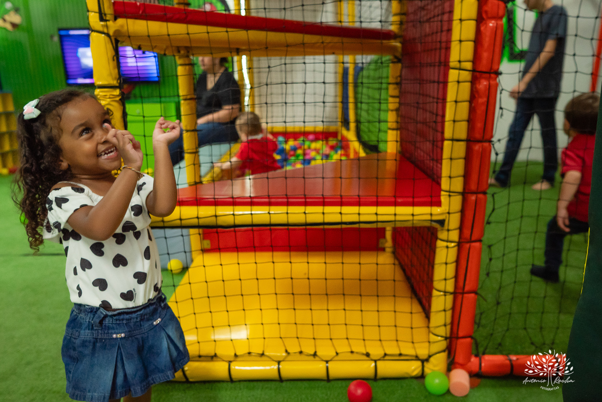 Aniversário infantil - Fotografia de aniversários - Aniversário de 3 anos - Registro de momentos especiais - Decoração de carros - Festa infantil - Tio Tatá animação - Antonio Rocha Fotografias - Fotógrafo para eventos - Fotógrafo de crianças - Pelotas 