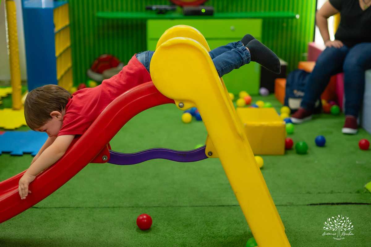 Aniversário infantil - Fotografia de aniversários - Aniversário de 3 anos - Registro de momentos especiais - Decoração de carros - Festa infantil - Tio Tatá animação - Antonio Rocha Fotografias - Fotógrafo para eventos - Fotógrafo de crianças - Pelotas 