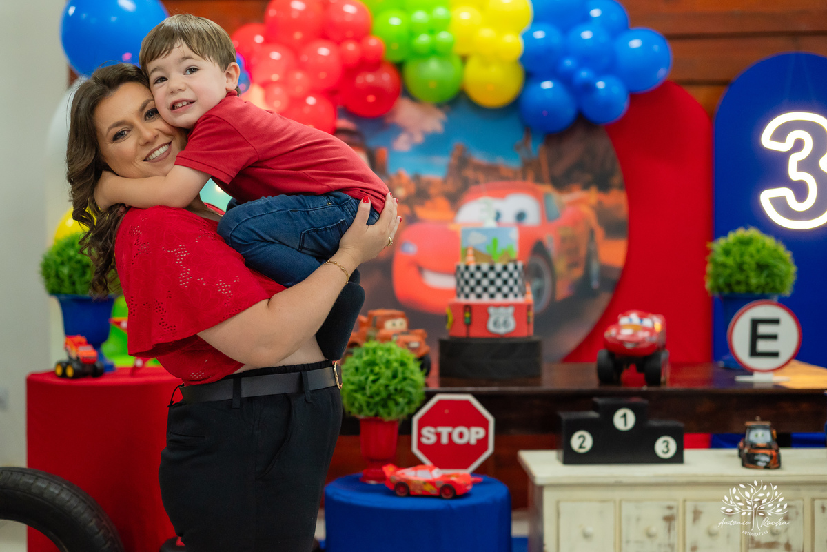 Aniversário infantil - Fotografia de aniversários - Aniversário de 3 anos - Registro de momentos especiais - Decoração de carros - Festa infantil - Tio Tatá animação - Antonio Rocha Fotografias - Fotógrafo para eventos - Fotógrafo de crianças - Pelotas 