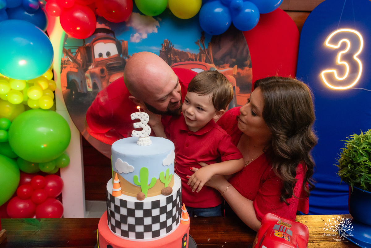 Aniversário infantil - Fotografia de aniversários - Aniversário de 3 anos - Registro de momentos especiais - Decoração de carros - Festa infantil - Tio Tatá animação - Antonio Rocha Fotografias - Fotógrafo para eventos - Fotógrafo de crianças - Pelotas 