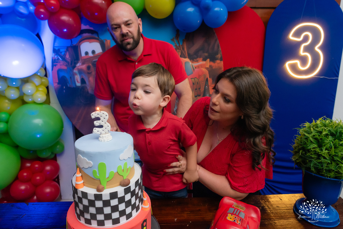 Aniversário infantil - Fotografia de aniversários - Aniversário de 3 anos - Registro de momentos especiais - Decoração de carros - Festa infantil - Tio Tatá animação - Antonio Rocha Fotografias - Fotógrafo para eventos - Fotógrafo de crianças - Pelotas 