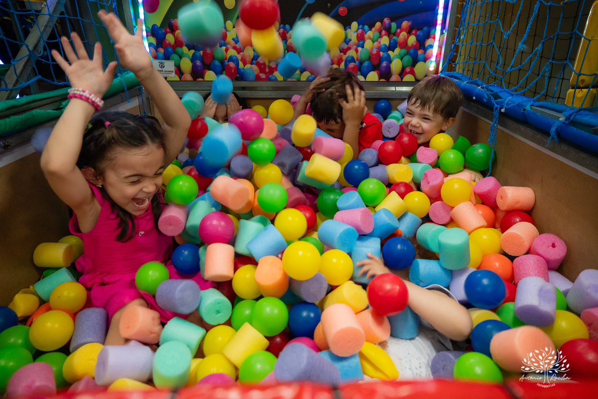 Aniversário infantil - Fotografia de aniversários - Aniversário de 3 anos - Registro de momentos especiais - Decoração de carros - Festa infantil - Tio Tatá animação - Antonio Rocha Fotografias - Fotógrafo para eventos - Fotógrafo de crianças - Pelotas 