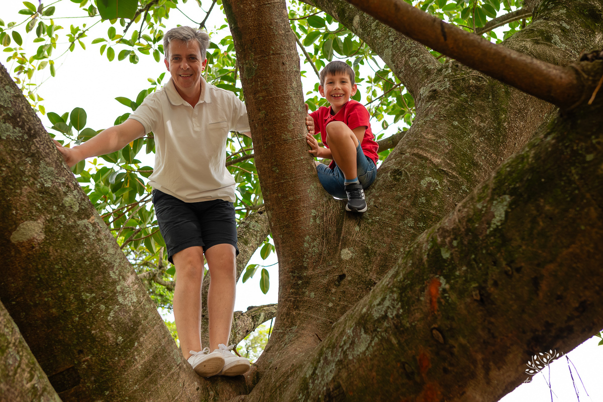 festa infantil - aniversário de 2 anos - Antonela - fotografia de aniversário - Bernardo - corte do bolo - parabéns - curiosidade infantil - celebração especial - Antonio Rocha Fotografias - Renata Dalbann - fotografia profissional - Pelotas - Caça  Pesca