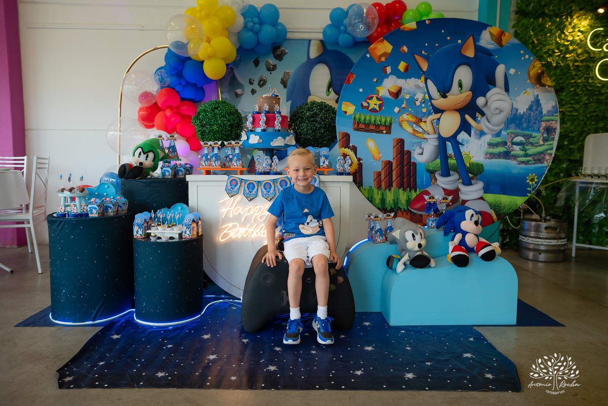 Fotografia de infância - Aniversário infantil - 5 anos do Miguel - Fotografia de festa - Registro fotográfico - Fotógrafo profissional – Sonic - Confiança e carinho - Fotografia espontânea - Celebração especial - Antonio Rocha Fotografias - Pelotas