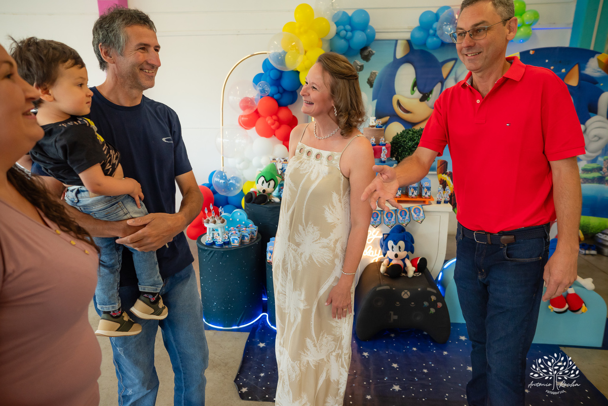 Fotografia de infância - Aniversário infantil - 5 anos do Miguel - Fotografia de festa - Registro fotográfico - Fotógrafo profissional – Sonic - Confiança e carinho - Fotografia espontânea - Celebração especial - Antonio Rocha Fotografias - Pelotas