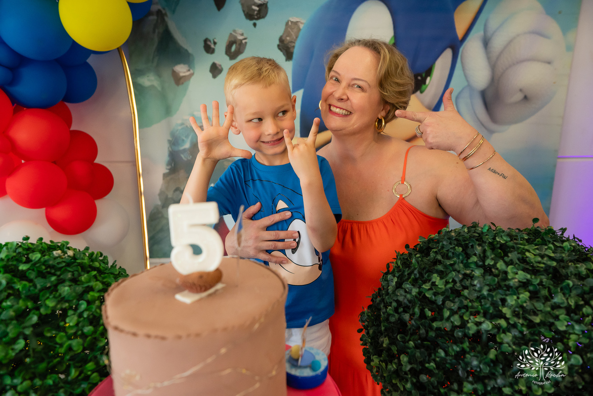 Fotografia de infância - Aniversário infantil - 5 anos do Miguel - Fotografia de festa - Registro fotográfico - Fotógrafo profissional – Sonic - Confiança e carinho - Fotografia espontânea - Celebração especial - Antonio Rocha Fotografias - Pelotas
