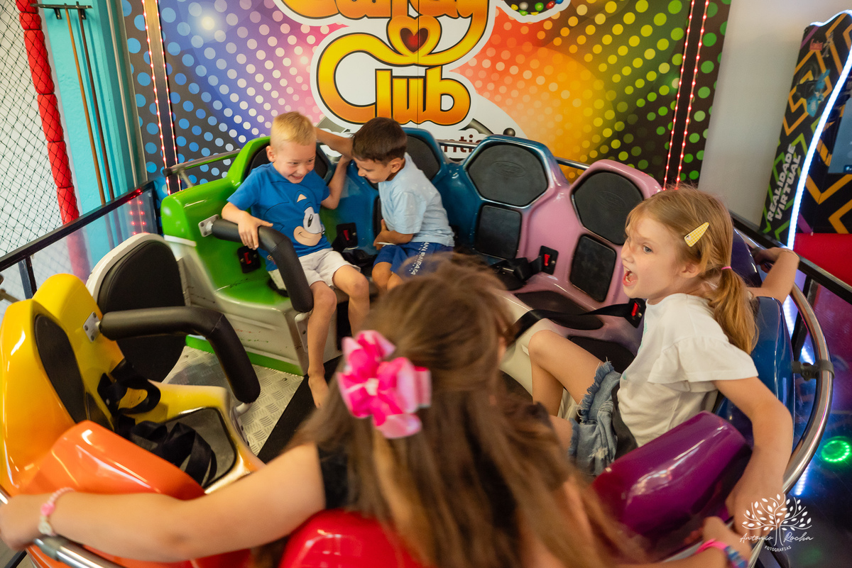 Fotografia de infância - Aniversário infantil - 5 anos do Miguel - Fotografia de festa - Registro fotográfico - Fotógrafo profissional – Sonic - Confiança e carinho - Fotografia espontânea - Celebração especial - Antonio Rocha Fotografias - Pelotas